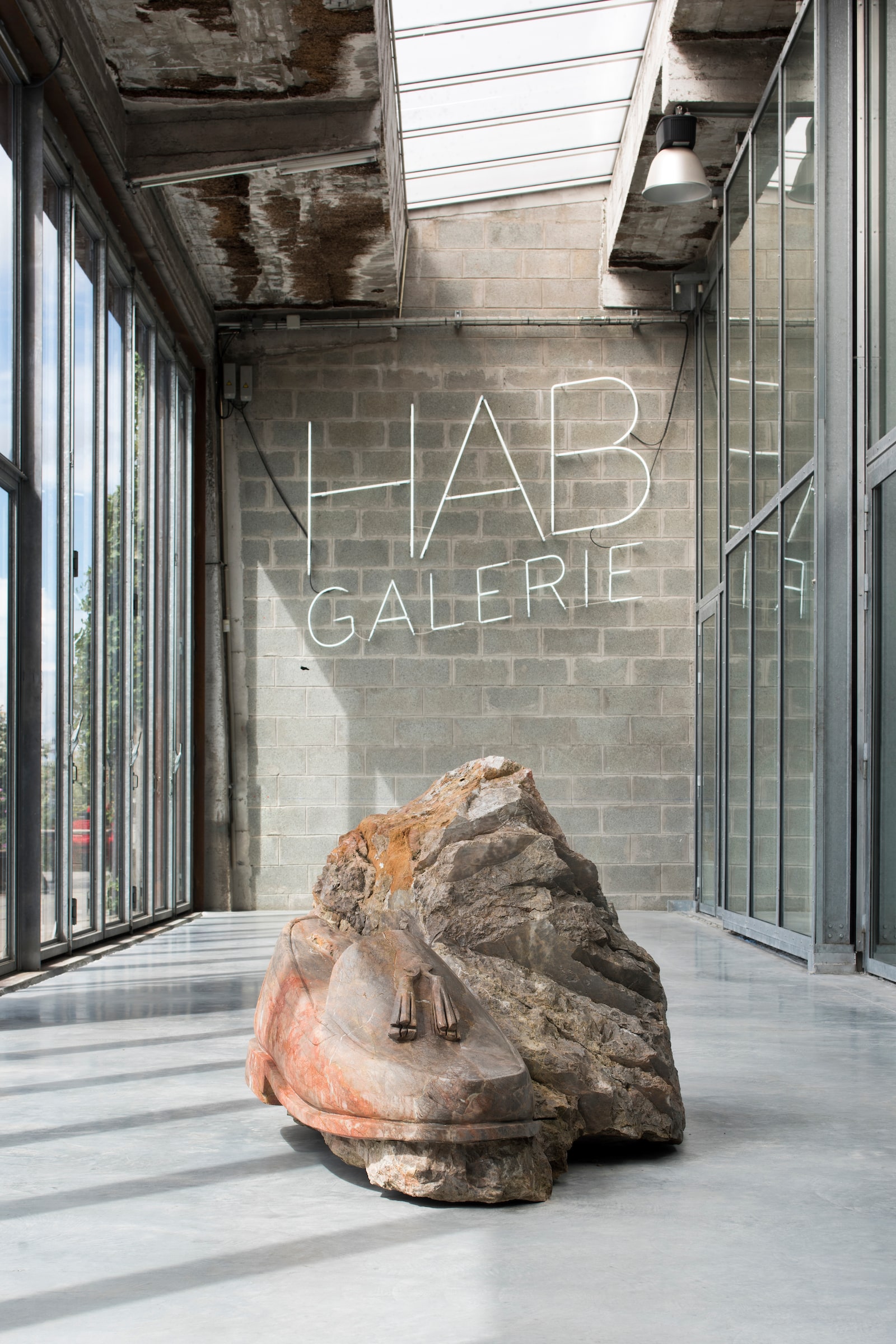 Daniel Dewar & Grégory Gicquel, Le Nu et la roche, HAB Galerie, Nantes...